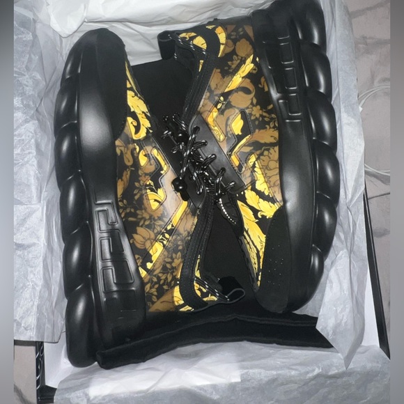 men’s size 11 versace chain reactions - Picture 9 of 9